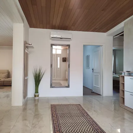 Vanda Apartment